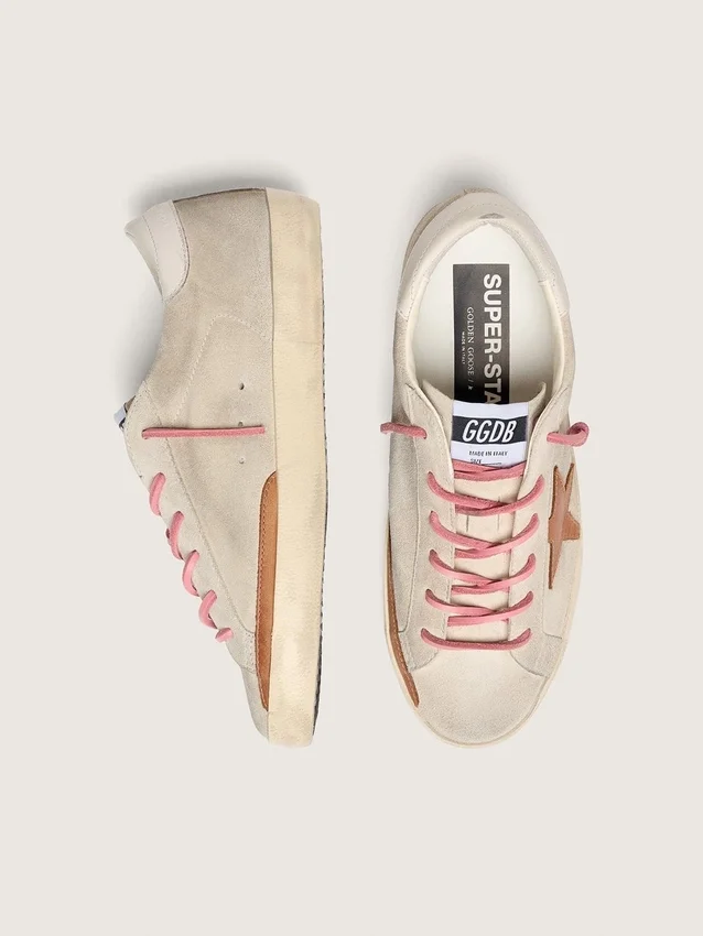 Super-Star LTD pour femme en daim couleur perle avec étoile rouge brique et broderies