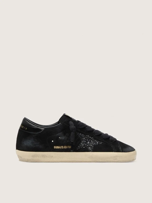 Super-Star LTD pour femme en daim noir avec étoile pailletée noire et languette de talon en cuir noir