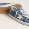 Super-Star LTD pour femme en denim bleu clair avec une étoile en cuir blanc et des fleurs brodées