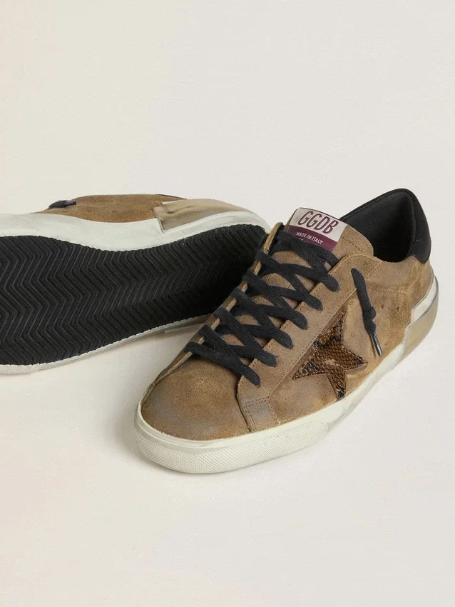 Super-Star LTD pour homme en daim ciré avec étoile imprimé python et languette de talon en cuir nappa
