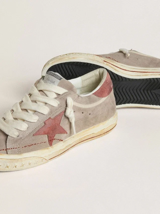 Super-Star LTD pour homme en daim gris avec étoile et languette au talon en daim ciré rouge
