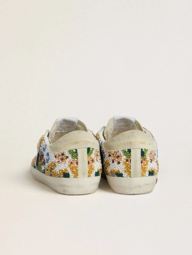 Super-Star pour femme avec perles multicolores et étoile en daim beige