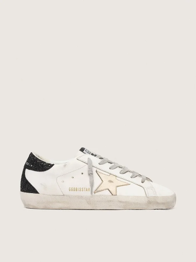 Super-Star pour femme avec étoile dorée et languette de talon à paillettes noires