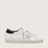 Super-Star pour femme avec étoile en daim blanc et languette de talon en cuir noir imprimé croco