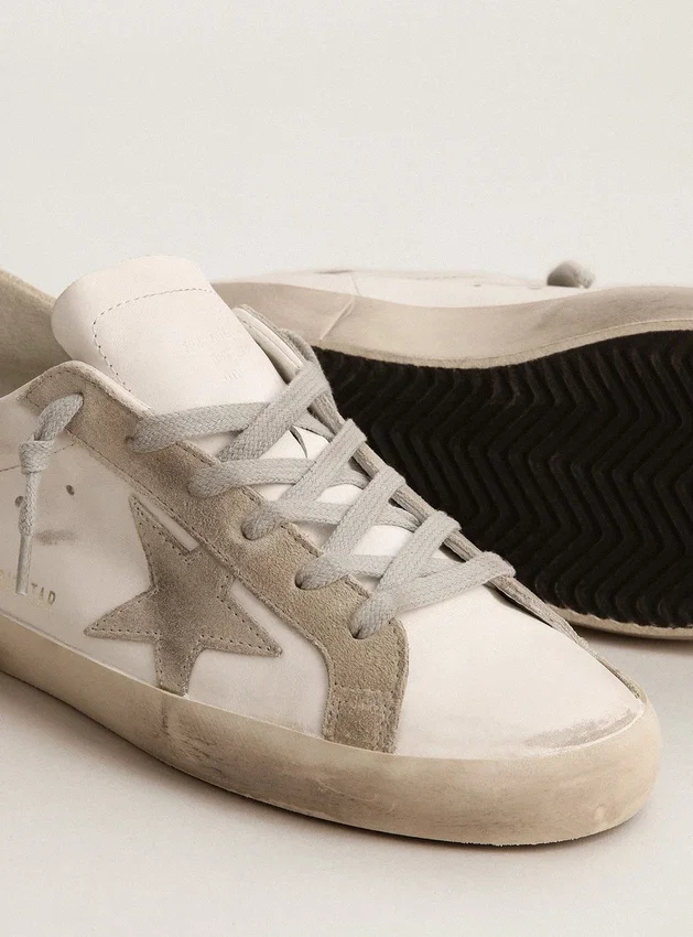 Super-Star pour femme avec étoile et languette de talon en daim gris