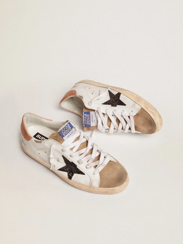 Super-Star pour femme avec étoile pailletée noire et languette de talon rose