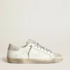 Super-Star pour femme en cuir blanc avec étoile perforée et languette de talon en nubuck beige