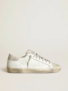 Super-Star pour femme en cuir blanc avec étoile perforée et languette de talon en nubuck beige