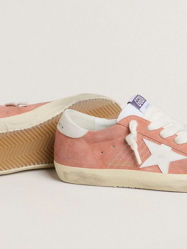 Super-Star pour femme en daim corail avec étoile et languette de talon en cuir blanc