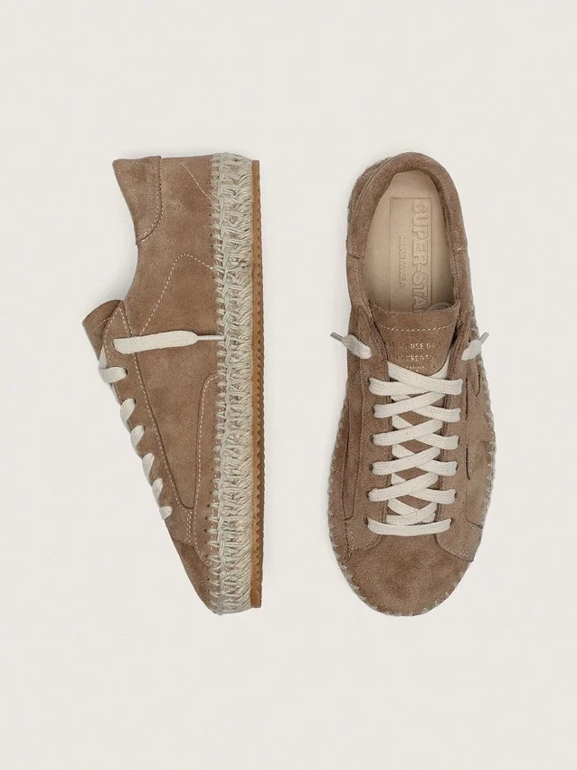 Super-Star pour homme en daim couleur tabac avec étoile en daim beige et semelle en corde