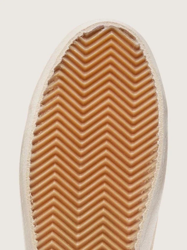 Super-Star pour homme en daim crème avec étoile perforée et insert de perles