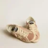 Super-Star pour femme en daim rose poudré avec étoile en cuir crème