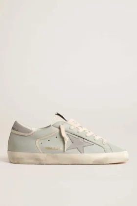 Super-Star pour femme en nappa bleu ciel avec étoile et languette de talon en cuir gris