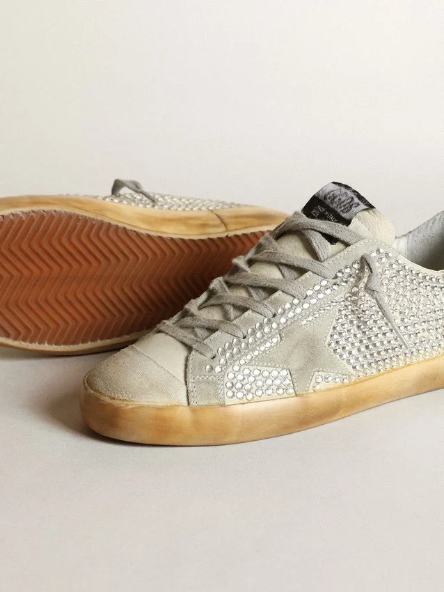 Super-Star pour femme en nubuck blanc vieilli, ornée de cristaux Swarovski