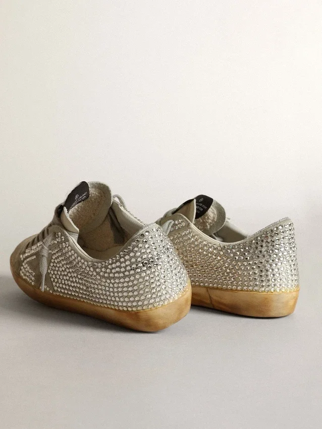 Super-Star pour femme en nubuck blanc vieilli, ornée de cristaux Swarovski