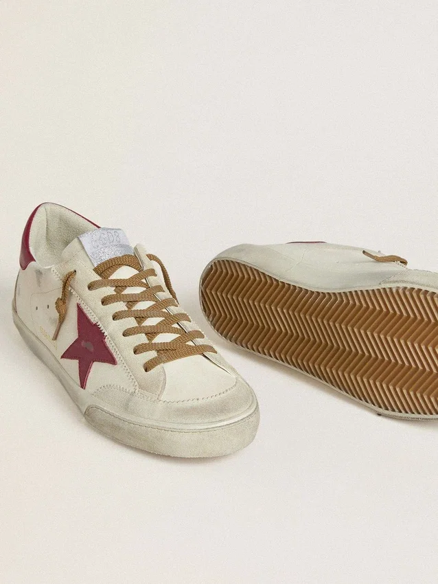 Super-Star pour homme avec étoile en cuir rouge et empiècements en daim beige
