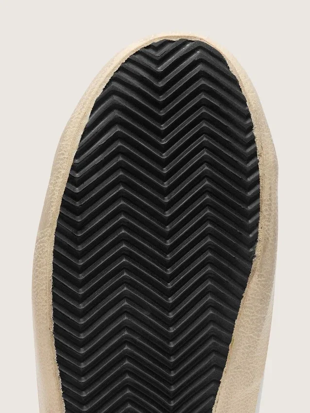 Super-Star pour homme avec étoile en daim couleur sable et languette de talon en cuir à imprimé croco rouge
