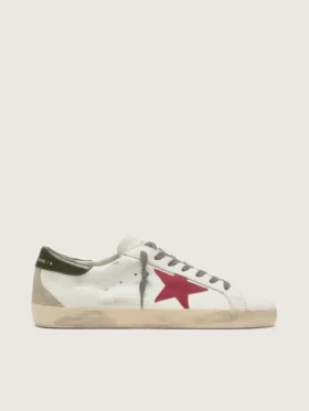 Super-Star pour homme avec étoile en daim rouge et languette de talon en cuir vert