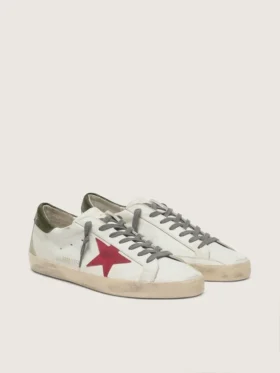 Super-Star pour homme avec étoile en daim rouge et languette de talon en cuir vert