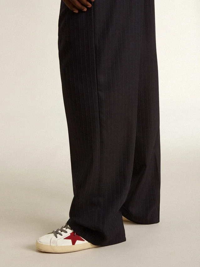 Super-Star pour homme avec étoile en daim rouge et languette de talon en cuir vert