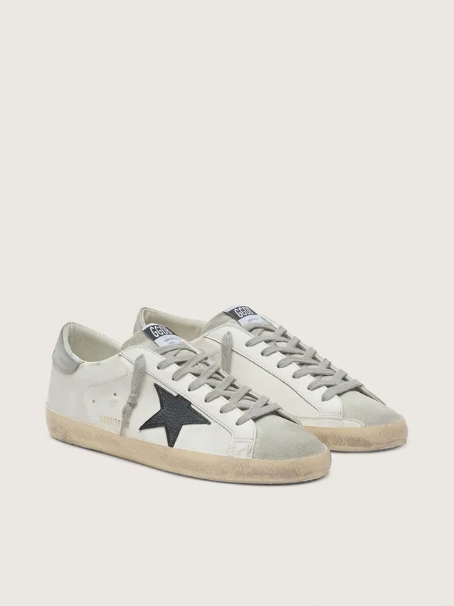 Super-Star pour homme en cuir blanc avec étoile en nubuck noir et languette de talon en cuir métallisé argenté