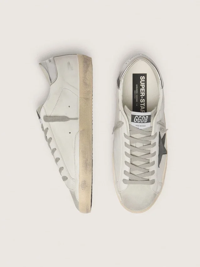 Super-Star pour homme en cuir blanc avec étoile en nubuck noir et languette de talon en cuir métallisé argenté
