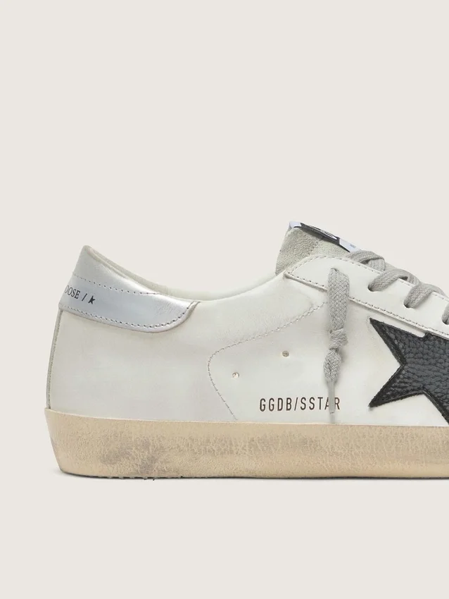 Super-Star pour homme en cuir blanc avec étoile en nubuck noir et languette de talon en cuir métallisé argenté