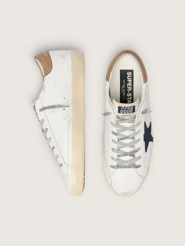 Super-Star pour homme en cuir blanc avec étoile en toile bleu nuit et languette de talon en cuir tabac