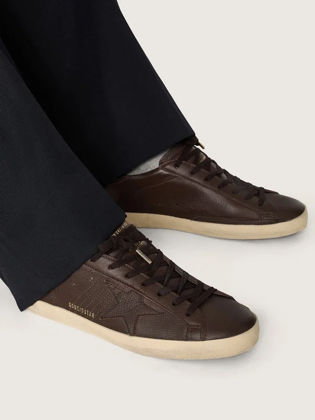 Super-Star pour homme en cuir marron foncé avec étoile en cuir ton sur ton