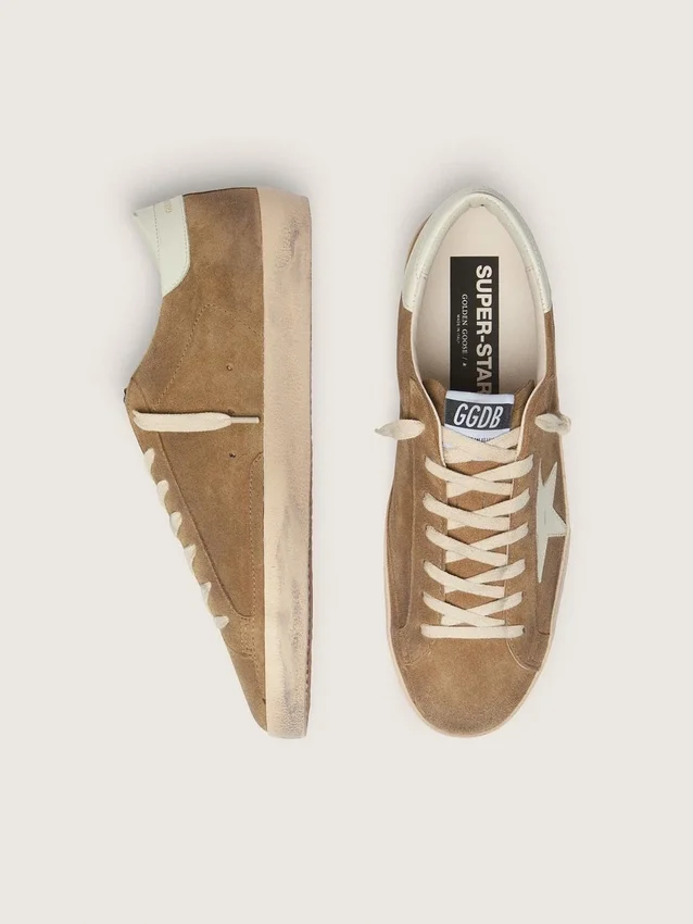 Super-Star pour homme en daim couleur tabac avec étoile en cuir blanc