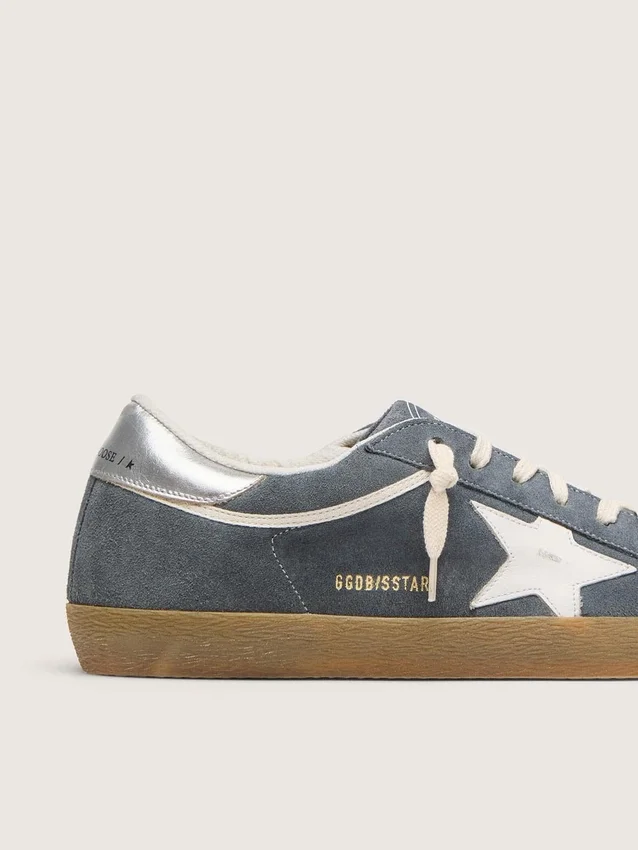 Super-Star pour homme en daim gris avec étoile en cuir blanc et languette de talon en cuir argenté