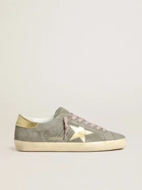 Super-Star pour homme en daim gris avec étoile en cuir métallisé doré et languette au talon