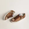 Super-Star pour homme en daim marron avec étoile et languette de talon en cuir beige