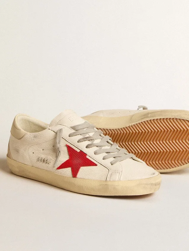 Super-Star pour homme en nappa avec étoile rouge et languette de talon en cuir crème