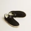 Super-Star pour homme en nubuck noir avec étoile perforée et languette de talon en nubuck noir