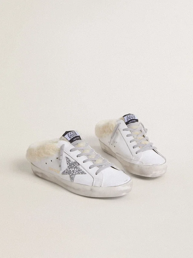 Super-Star Sabot en cuir blanc avec doublure en peau de mouton et étoile argentée