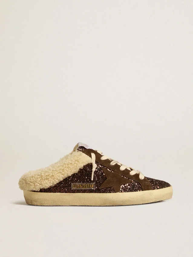 Super-Star Sabot pailleté avec étoile marron et doublure en peau de mouton