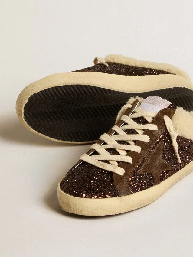 Super-Star Sabot pailleté avec étoile marron et doublure en peau de mouton