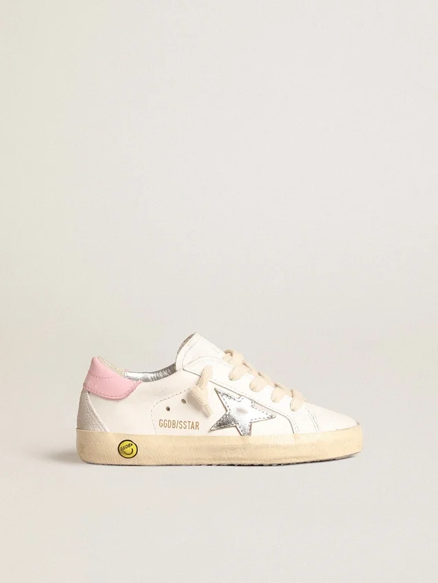 Super-Star Young avec étoile en cuir argenté et languette de talon rose