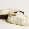 Super-Star Young avec étoile en cuir lilas et languette de talon pailletée