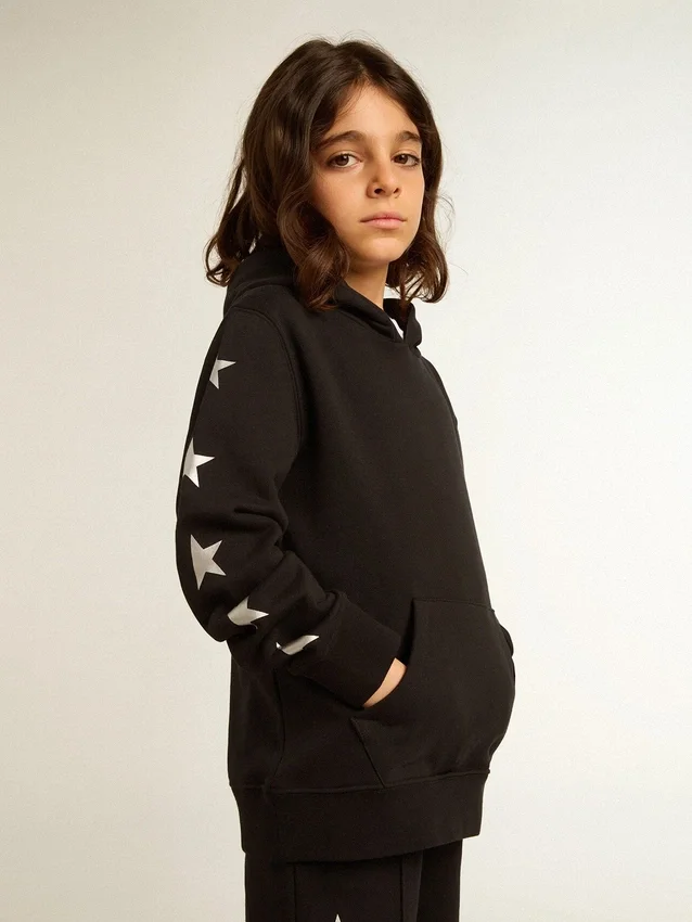 Sweat-shirt à capuche pour garçons noir orné d’étoiles argentées contrastantes