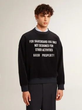Sweat-shirt noir à col rond avec lettrage brodé