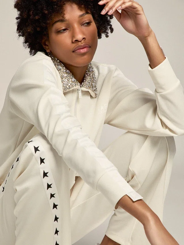 Sweat-shirt zippé blanc « Papyrus » de la Star Collection, avec col orné de cristaux
