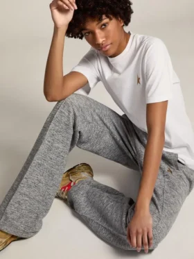 T-shirt de la Star Collection avec une étoile en paillettes dorées sur le devant