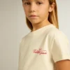 T-shirt en coton pour filles, blanc délavé, avec broderie rouge sur la poitrine