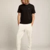 T-shirt noir de la Star Collection avec une étoile ton sur ton sur le devant