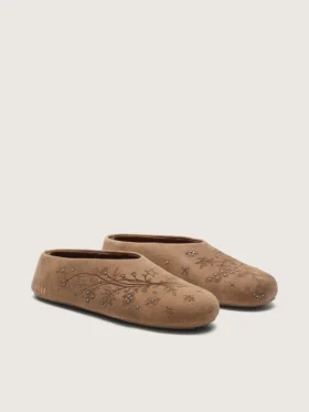 Tierra pour femme en daim couleur tabac avec motif floral et clous