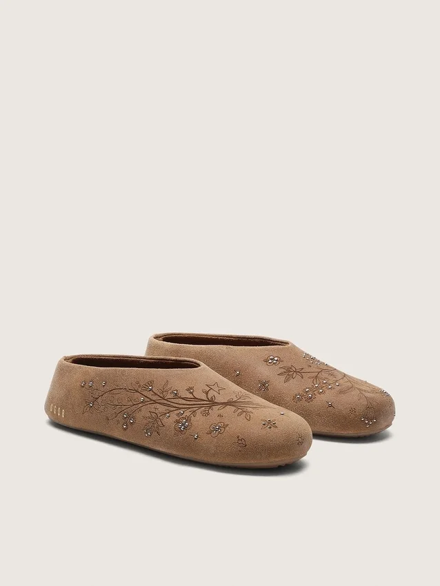 Tierra pour femme en daim couleur tabac avec motif floral et clous