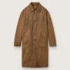 Trench-coat unisexe en sergé ciré marron avec détails en cuir