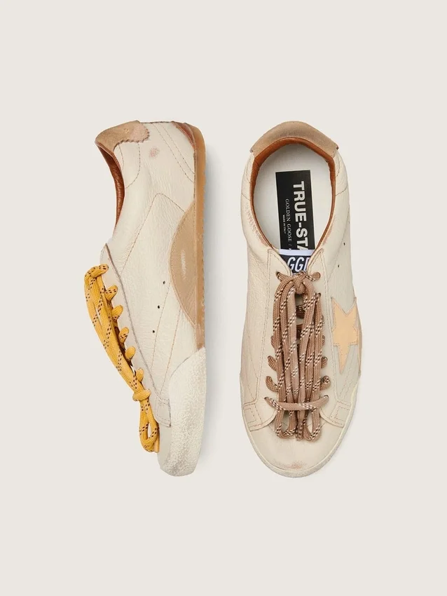True-Star pour femme en cuir nappa blanc avec étoile dorée et languette de talon en daim beige